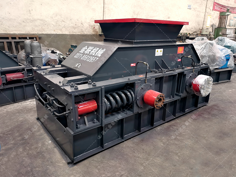 對輥破碎機(jī)破1噸礦石消耗多少電？