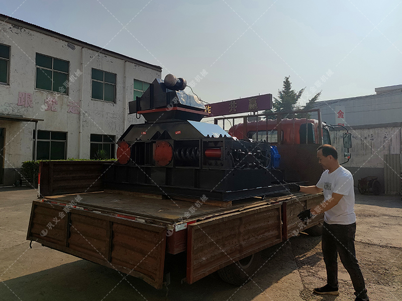 2PG0806對(duì)輥破碎制砂機(jī)發(fā)貨圖片