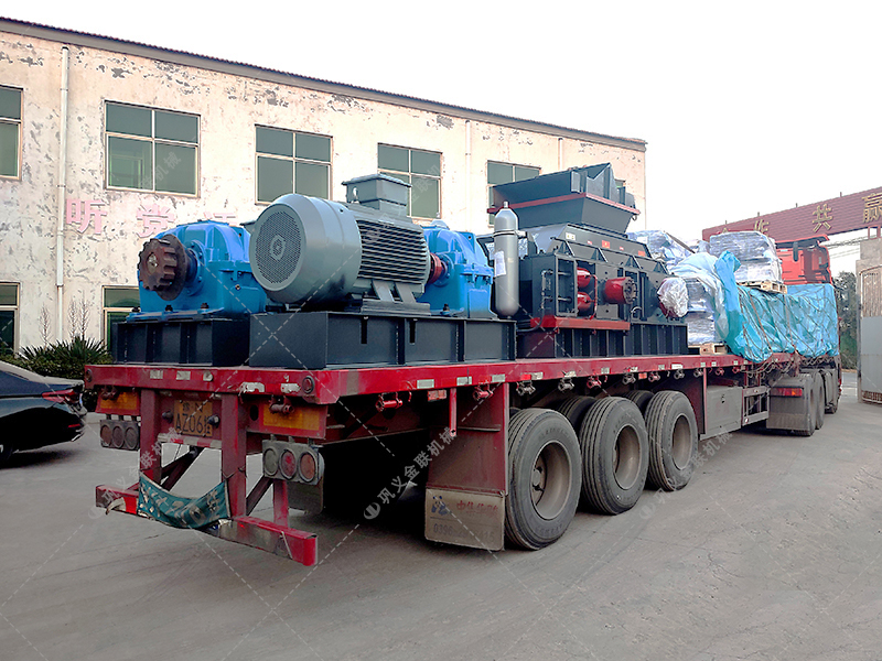 在挑選白云石對(duì)輥破碎機(jī)生產(chǎn)廠家時(shí)，該考慮哪些因素呢？