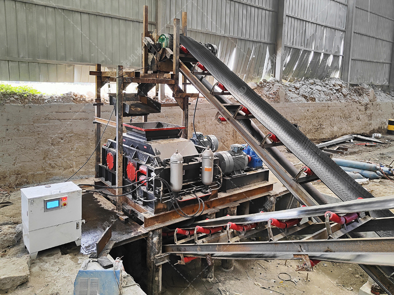 操作簡便高產(chǎn)：1000x800液壓對輥制砂機的人性化設計揭秘