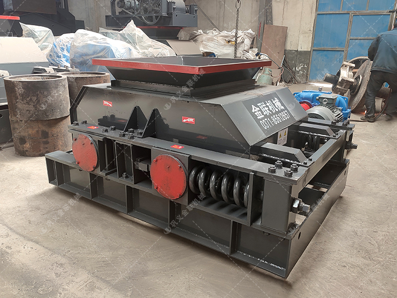 雙齒輥破碎機(jī)處理含雜原煤：專業(yè)優(yōu)勢(shì)究竟比傳統(tǒng)設(shè)備強(qiáng)在哪？